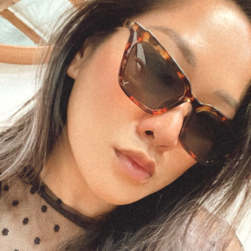 Gafas de sol estilo ojo de gato contemporáneas modernas neutrales Mod D313