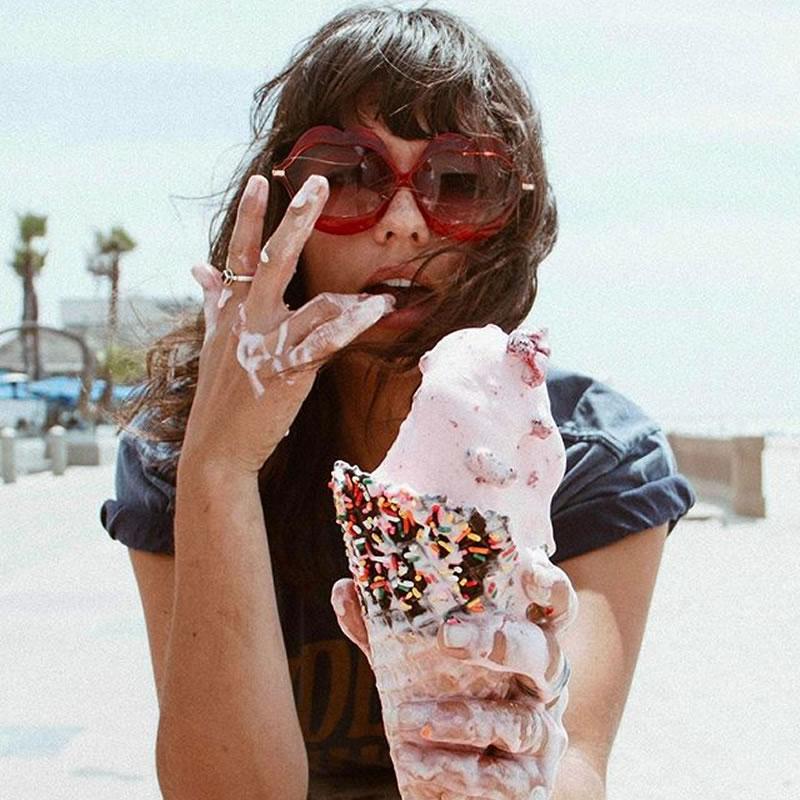 Oversize Novelty Transparent Lip Sunglasses C088