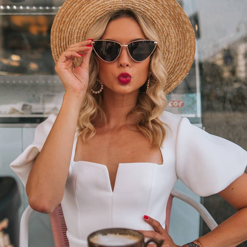 Gafas de sol extragrandes con montura de mariposa y ojo de gato de metal fino C201