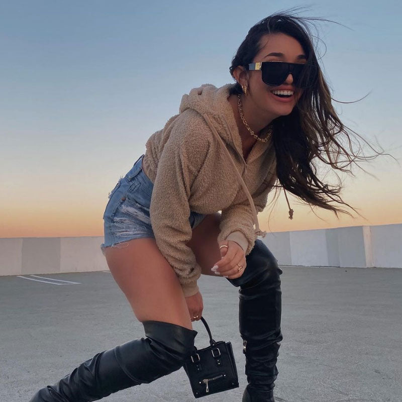 Sleek Oversize Neutral Square Lens Flat Top Shield Sunglasses D098