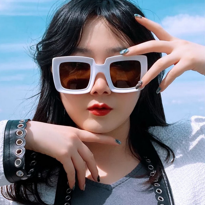 High Fashion 70s Inspired Chunky Square Sunglasses D110
