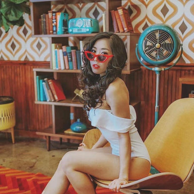 Women's Narrow 1990's Retro Flat Lens Cat Eye Sunglasses C523